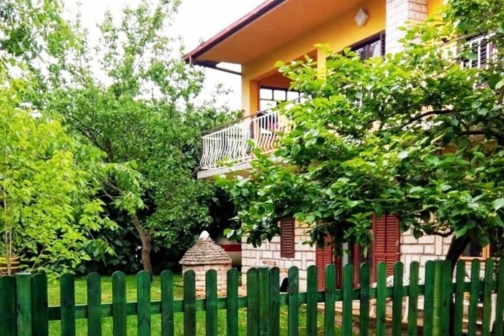Apartment Sanja Near The Sea, Spacious And Green :) PUY Eksteriør bilde